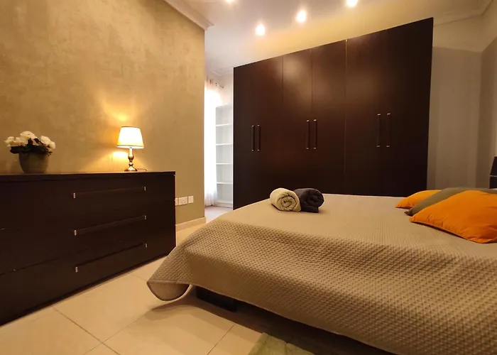 Apartment Delux Portomaso San Ġiljan